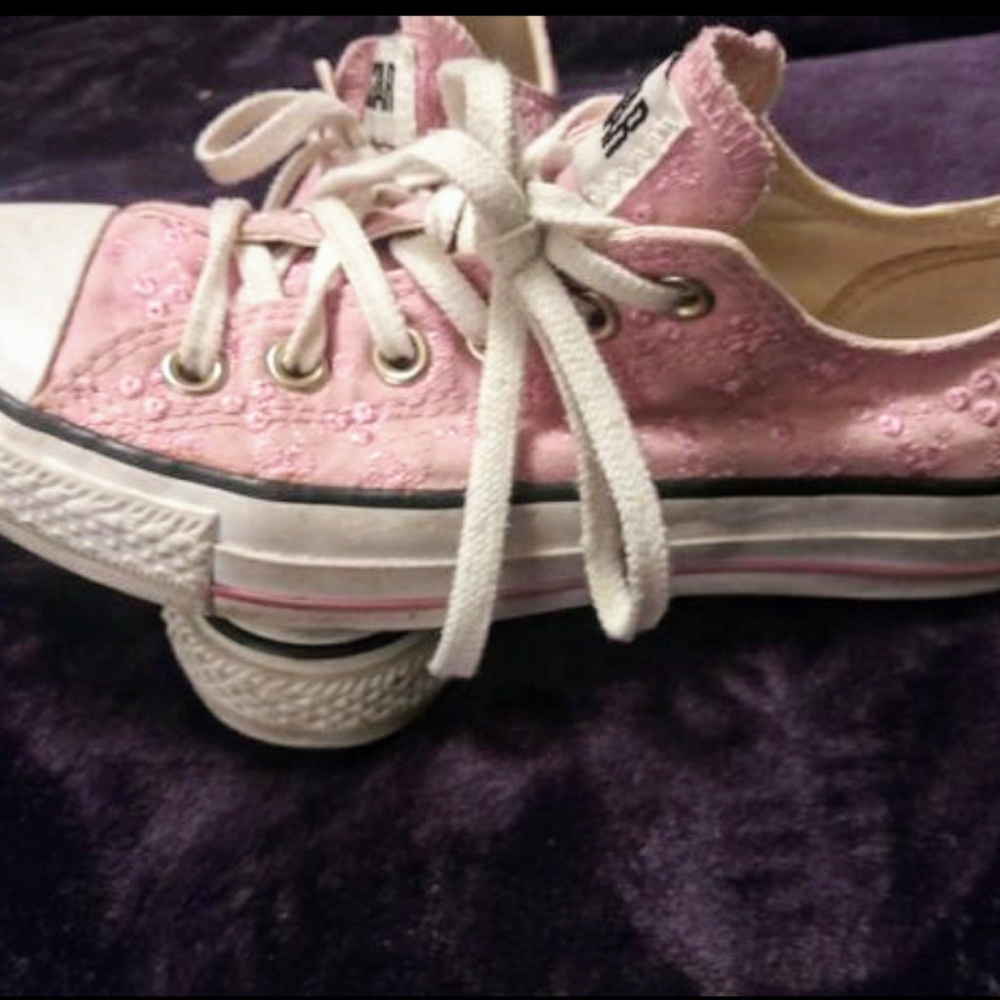 Pastel pink/eyelets All Stars Converse. Size 7